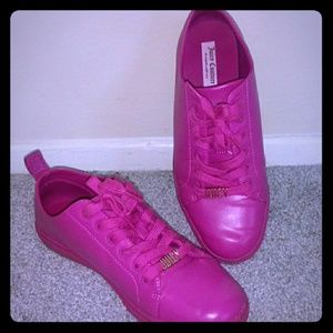 Casual sneakers flat